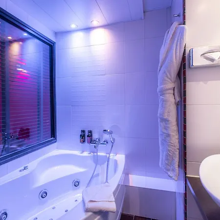 Courcelles Etoile 3* Paris