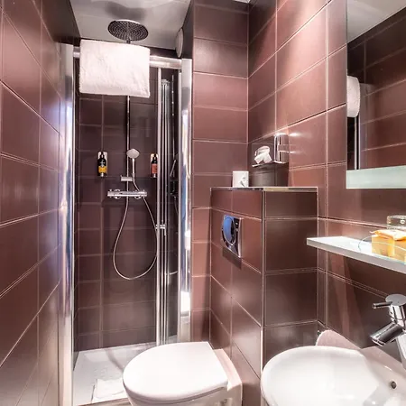 Courcelles Etoile Hotel 3*