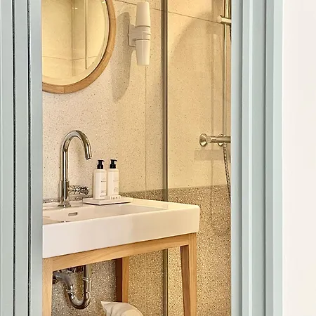 Courcelles Etoile 3* Paris