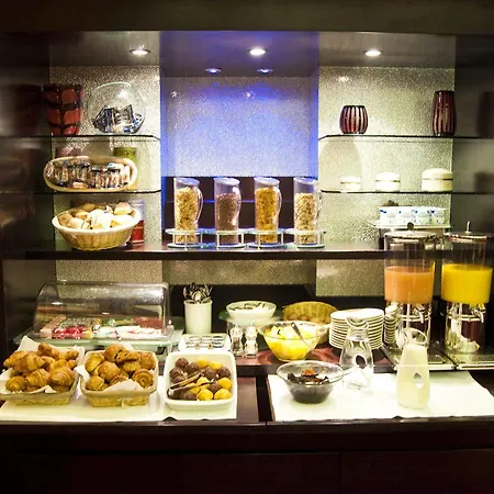 Courcelles Etoile Hotel 3*