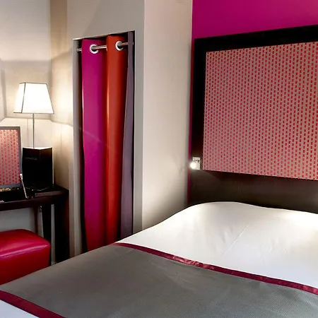 Courcelles Etoile Hotel