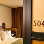 Hotel Courcelles Etoile 4*