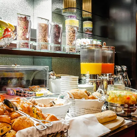 Courcelles Etoile Hotel 3*
