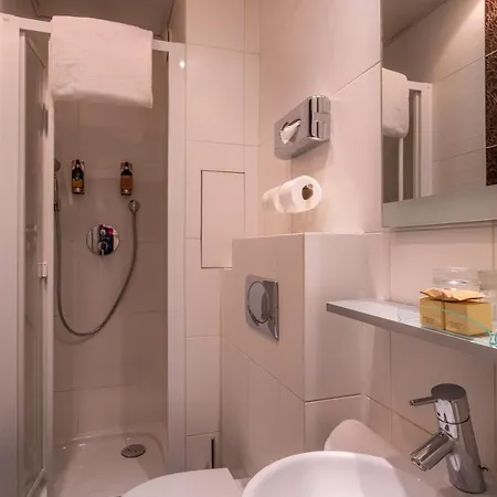 Hotel Courcelles Etoile