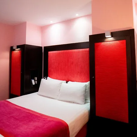 Hotel Courcelles Etoile 3*
