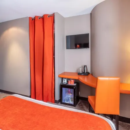 Courcelles Etoile Hotel 3*