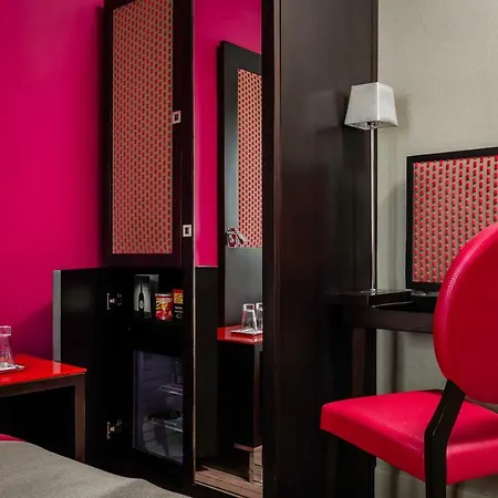 Courcelles Etoile Hotel